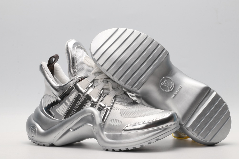 L*V SNEAKER